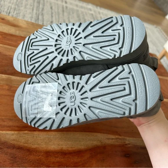 New Ugg Cory II Suede Booties - Picture 5 of 6